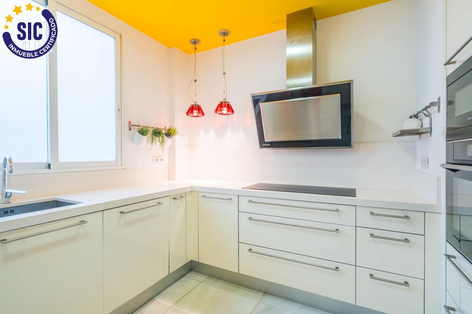 3 bedroom Flat for sale in Valencia city - € 490,000 (Ref: 9896197)