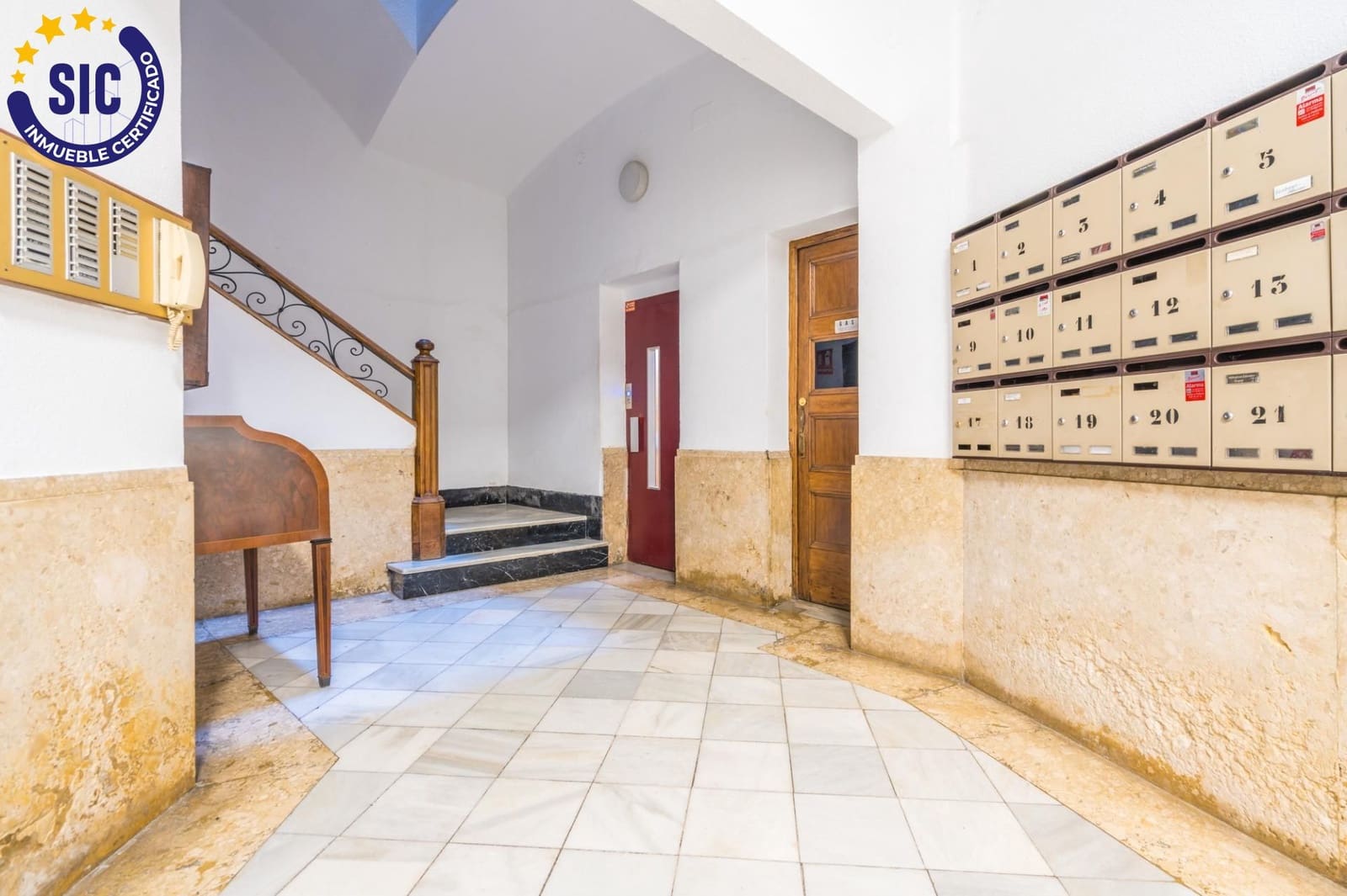 3 bedroom Flat for sale in Valencia city - € 490,000 (Ref: 9896197)