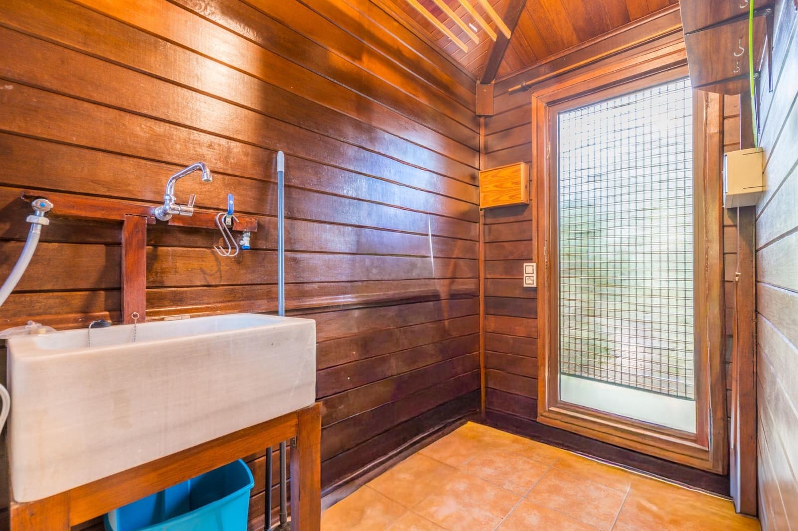 Chalet de 2 habitaciones en Torrent en venta con garaje - 399.000 € (Ref: 9898967)