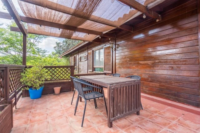 Chalet de 2 habitaciones en Torrent en venta con garaje - 399.000 € (Ref: 9898967)