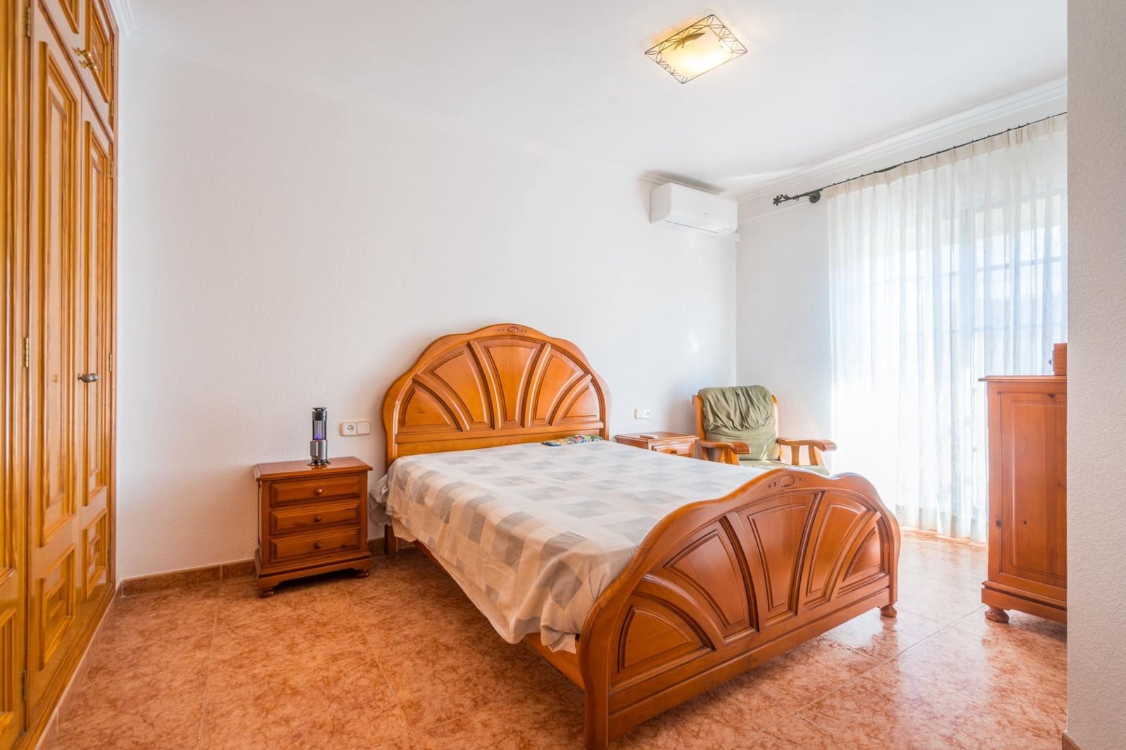 4 chambre Villa/Maison Mitoyenne à vendre à Casinos - 190 000 € (Ref: 9908132)