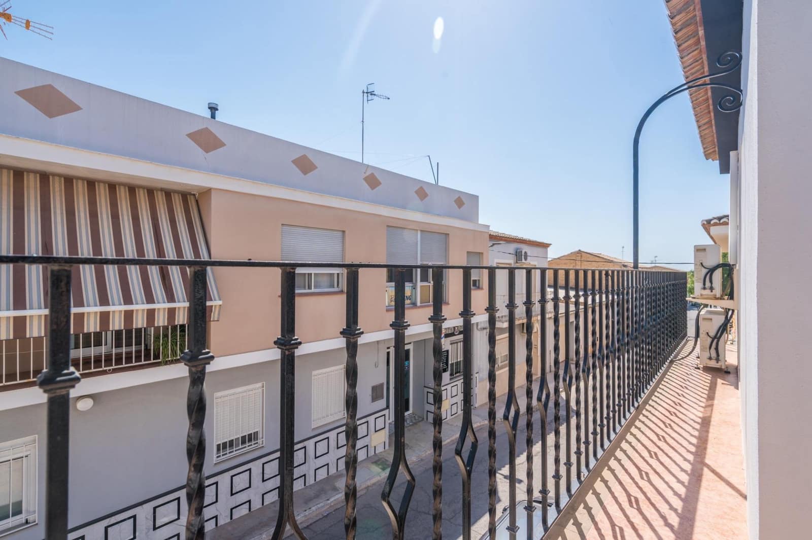 4 chambre Villa/Maison Mitoyenne à vendre à Casinos - 190 000 € (Ref: 9908132)