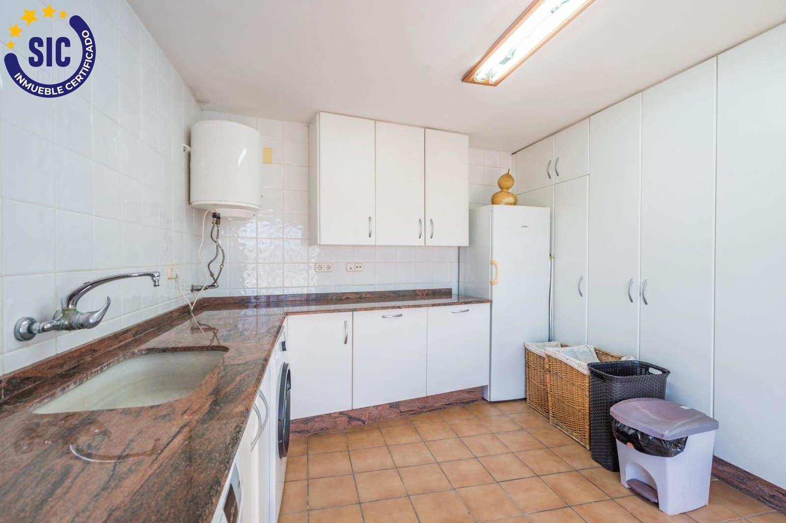 4 bedroom Terraced Villa for sale in Casinos - € 190,000 (Ref: 9908132)