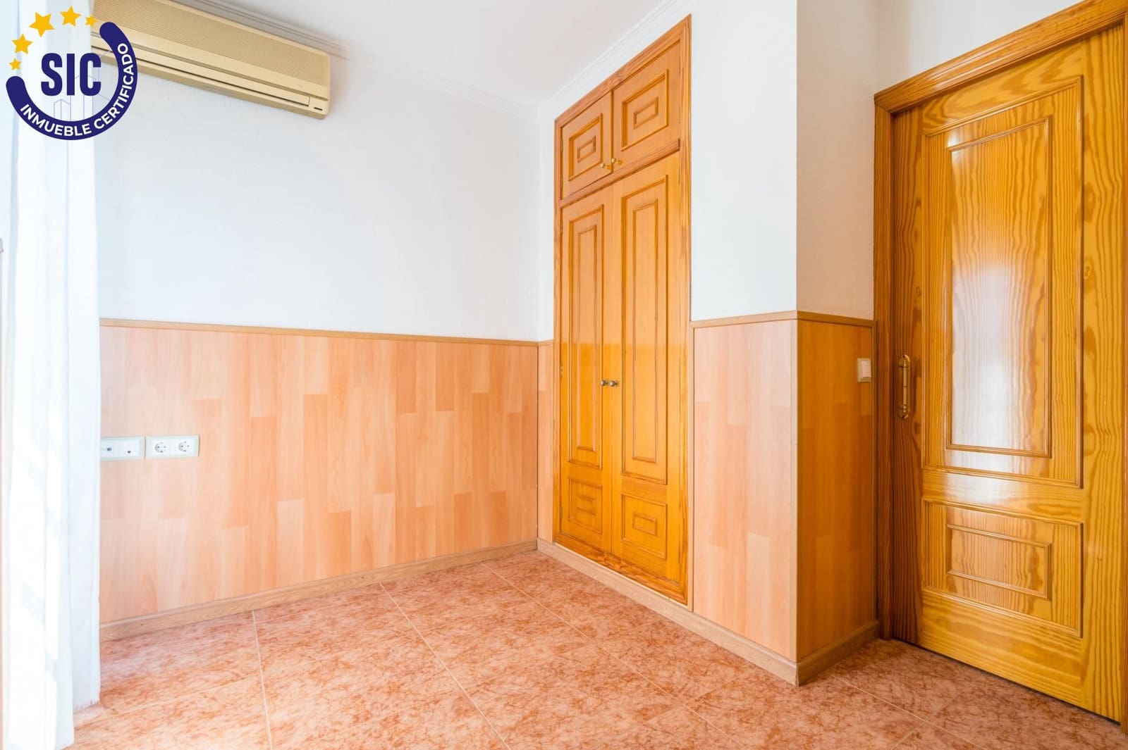 4 bedroom Terraced Villa for sale in Casinos - € 190,000 (Ref: 9908132)