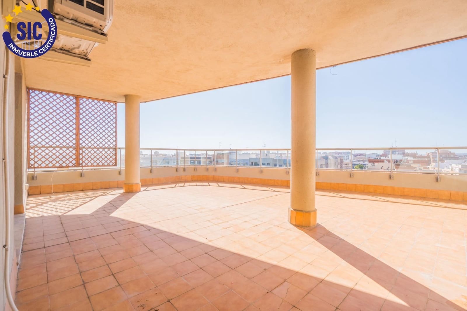 4 bedroom Penthouse for sale in Mislata with pool garage - € 525,000 (Ref: 9908133)
