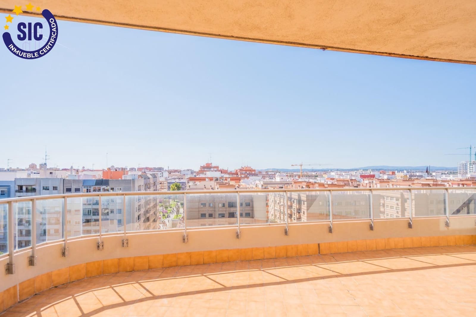 4 bedroom Penthouse for sale in Mislata with pool garage - € 525,000 (Ref: 9908133)