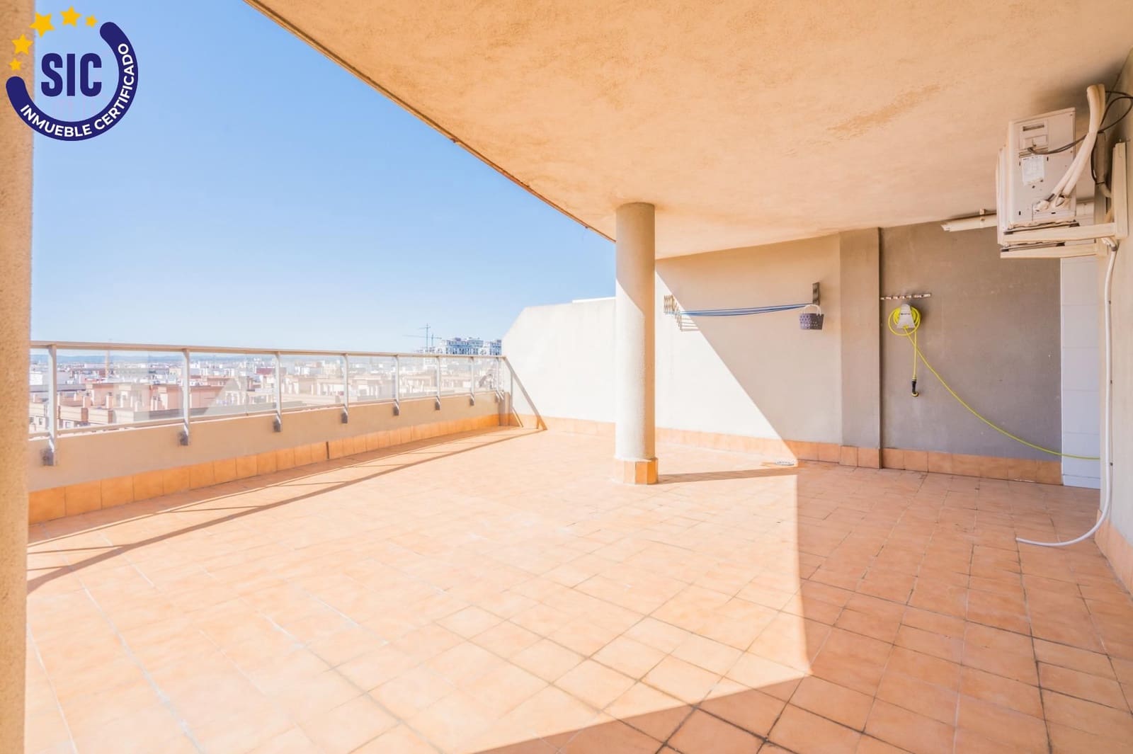 4 bedroom Penthouse for sale in Mislata with pool garage - € 525,000 (Ref: 9908133)