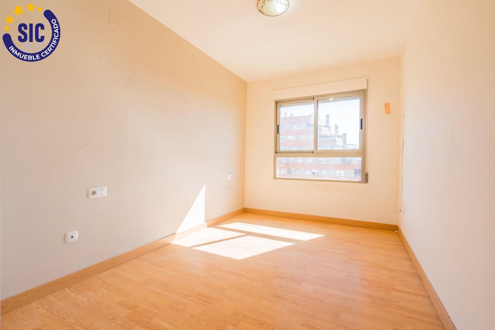 4 bedroom Penthouse for sale in Mislata with pool garage - € 525,000 (Ref: 9908133)