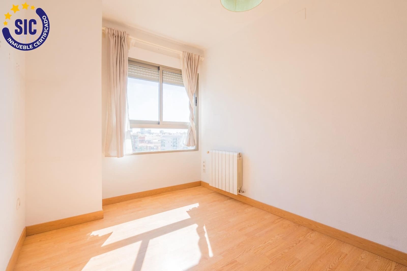 4 bedroom Penthouse for sale in Mislata with pool garage - € 525,000 (Ref: 9908133)