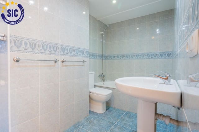 Ático de 4 habitaciones en Mislata en venta con piscina garaje - 525.000 € (Ref: 9908133)