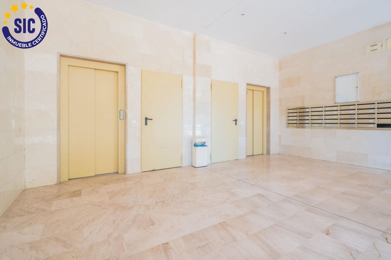 4 bedroom Penthouse for sale in Mislata with pool garage - € 525,000 (Ref: 9908133)
