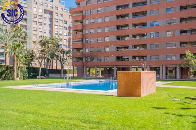 Ático de 4 habitaciones en Mislata en venta con piscina garaje - 525.000 € (Ref: 9908133)