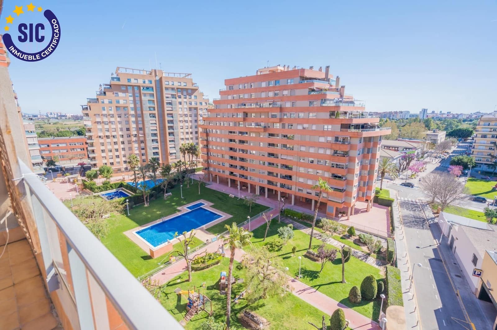 4 bedroom Penthouse for sale in Mislata with pool garage - € 525,000 (Ref: 9908133)
