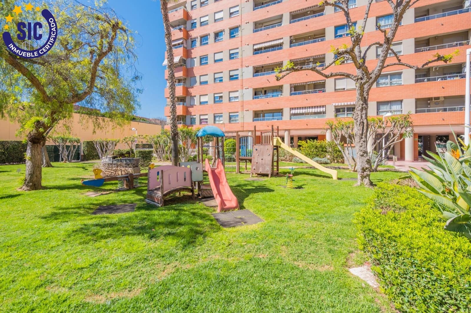 4 bedroom Penthouse for sale in Mislata with pool garage - € 525,000 (Ref: 9908133)
