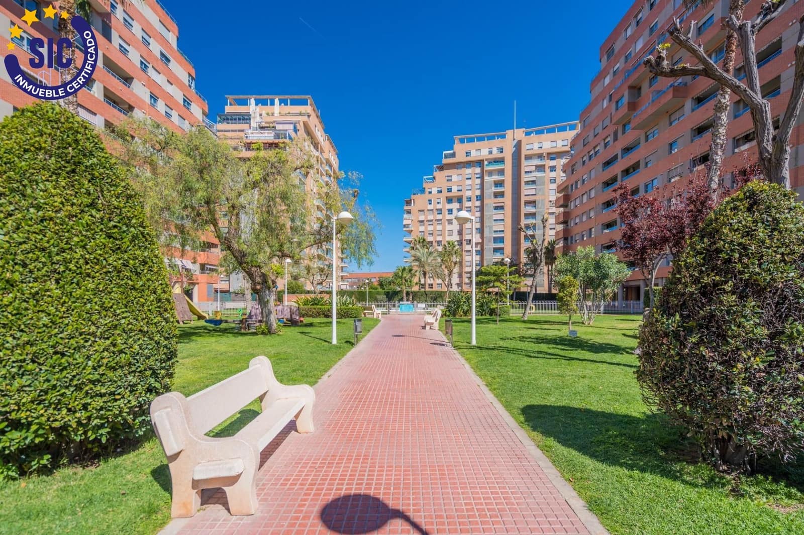 4 bedroom Penthouse for sale in Mislata with pool garage - € 525,000 (Ref: 9908133)