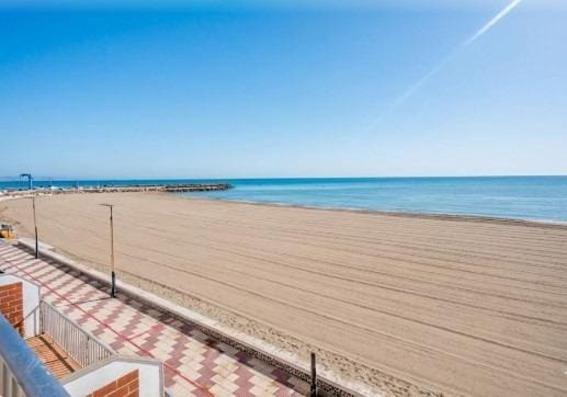 4 bedroom Apartment for sale in El Perello - € 250,000 (Ref: 9922460)
