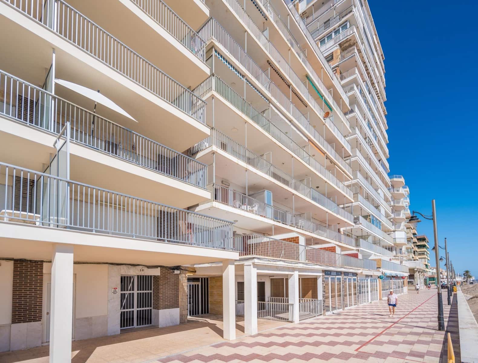 4 bedroom Apartment for sale in El Perello - € 250,000 (Ref: 9922460)
