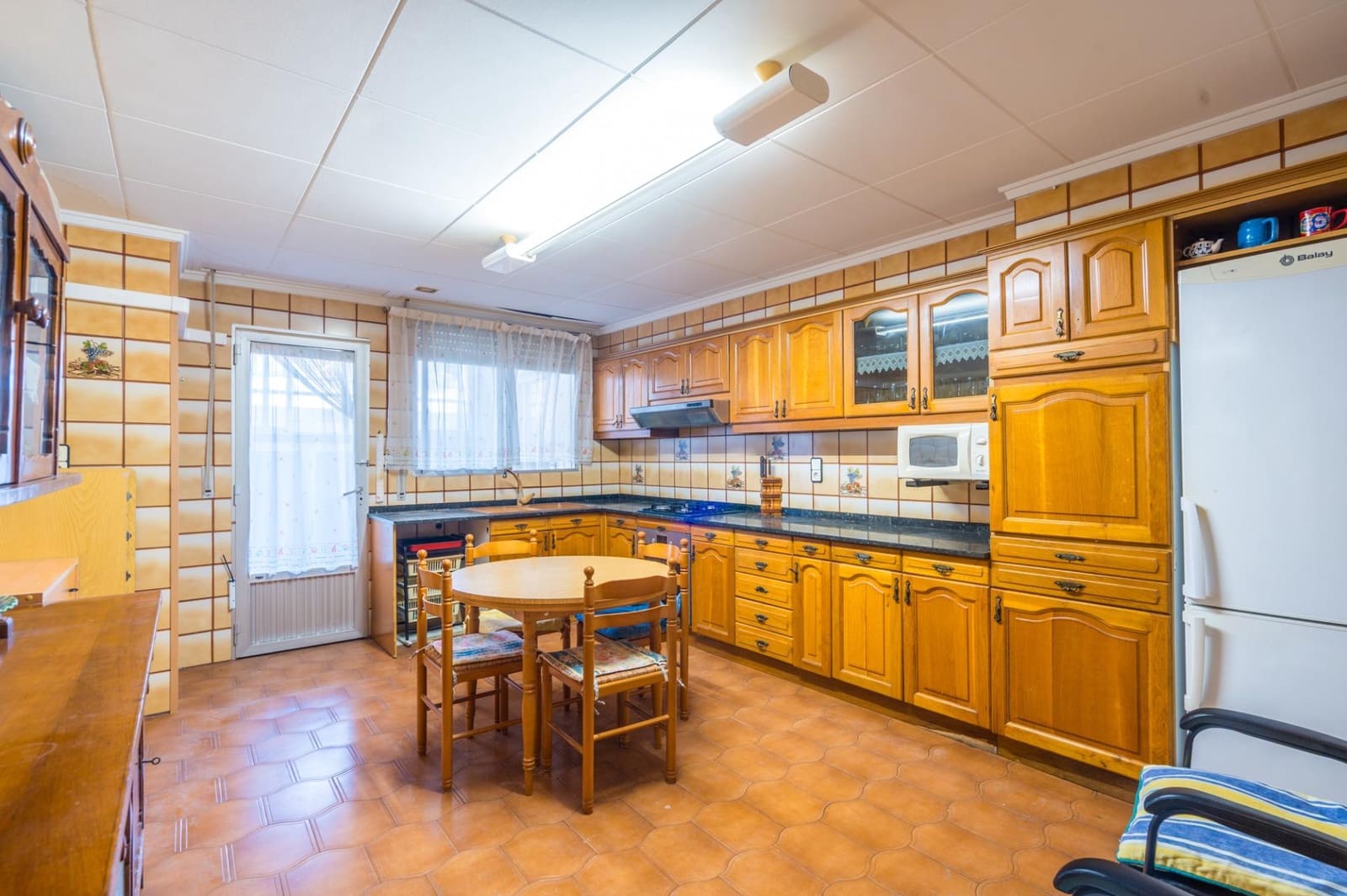 6 bedroom Terraced Villa for sale in Sagunto / Sagunt with garage - € 360,000 (Ref: 9934359)
