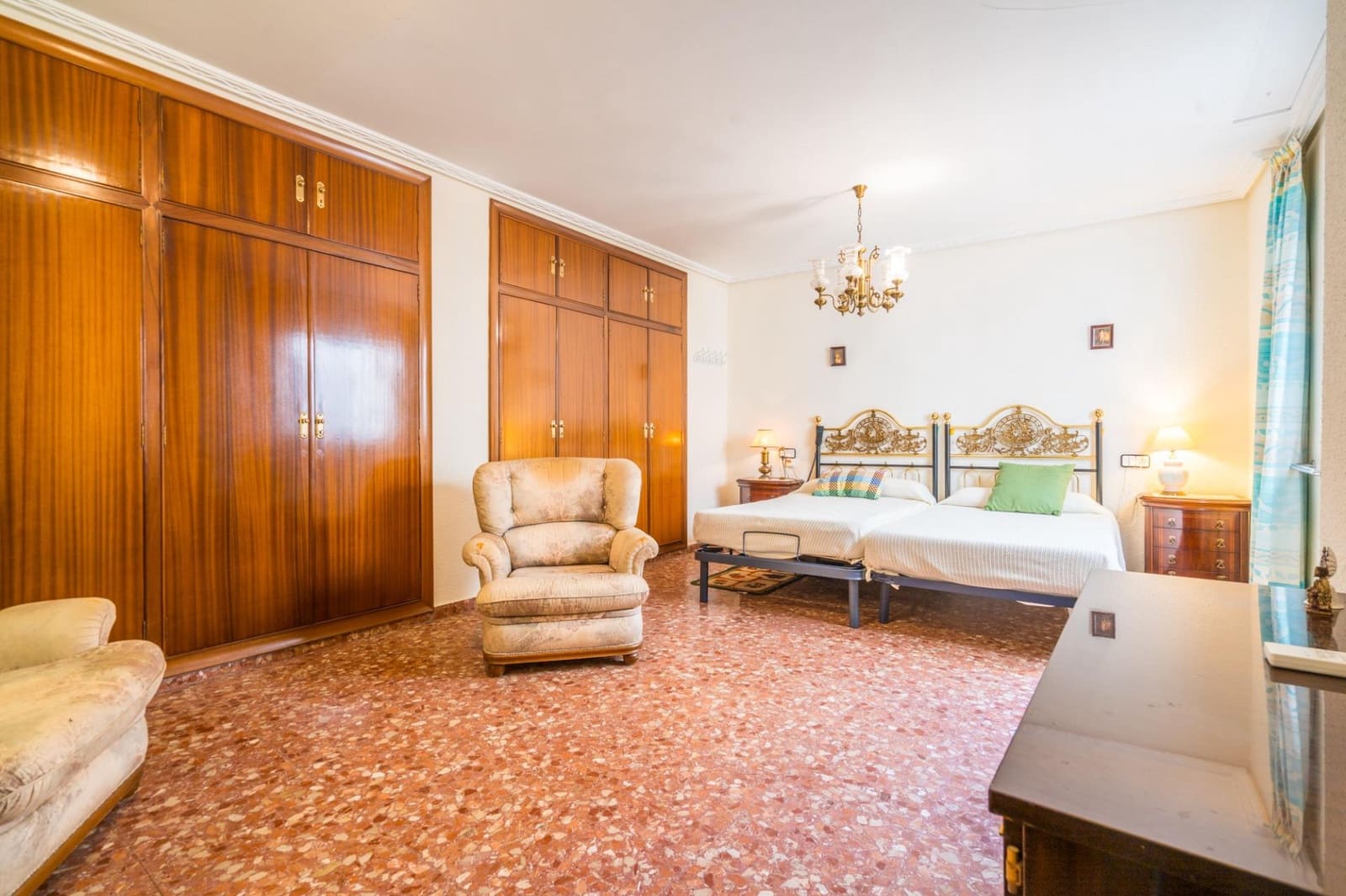 6 bedroom Terraced Villa for sale in Sagunto / Sagunt with garage - € 360,000 (Ref: 9934359)
