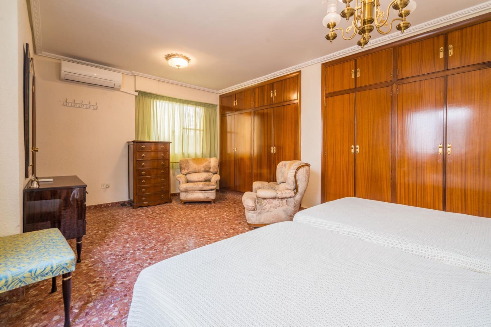 6 bedroom Terraced Villa for sale in Sagunto / Sagunt with garage - € 360,000 (Ref: 9934359)