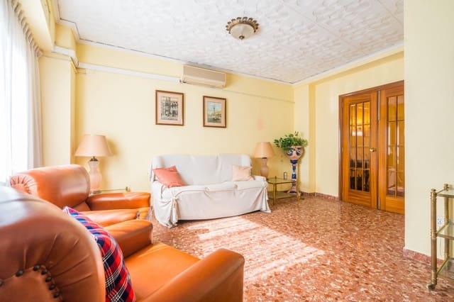 6 soverom Rekkehus til salgs i Sagunto / Sagunt med garasje - € 360 000 (Ref: 9934359)