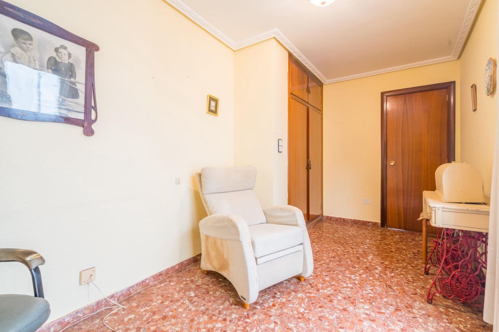 6 bedroom Terraced Villa for sale in Sagunto / Sagunt with garage - € 360,000 (Ref: 9934359)