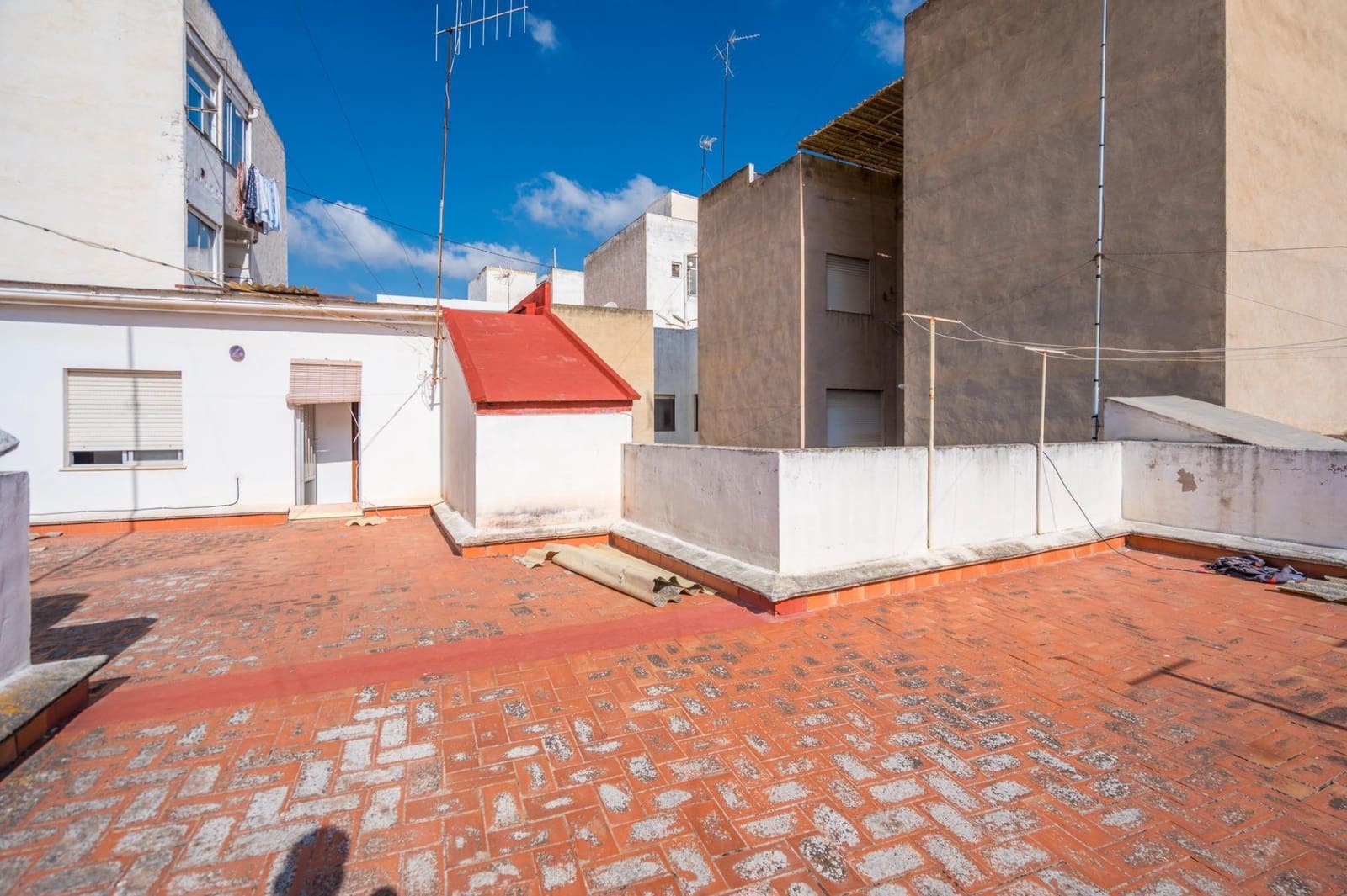 6 bedroom Terraced Villa for sale in Sagunto / Sagunt with garage - € 360,000 (Ref: 9934359)