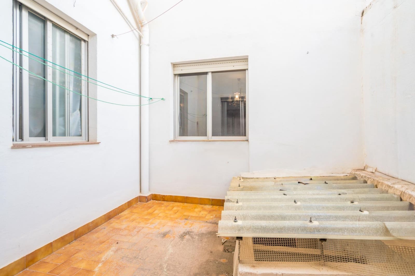 6 bedroom Terraced Villa for sale in Sagunto / Sagunt with garage - € 360,000 (Ref: 9934359)