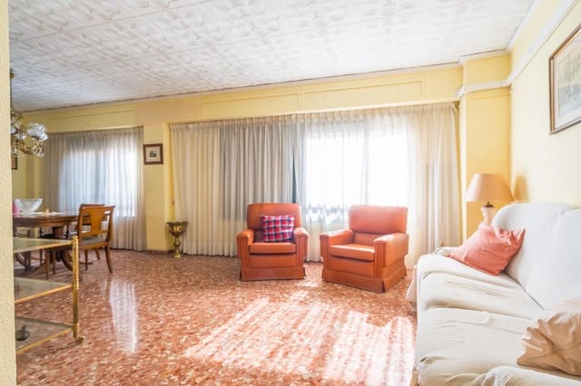 6 soverom Rekkehus til salgs i Sagunto / Sagunt med garasje - € 360 000 (Ref: 9934359)
