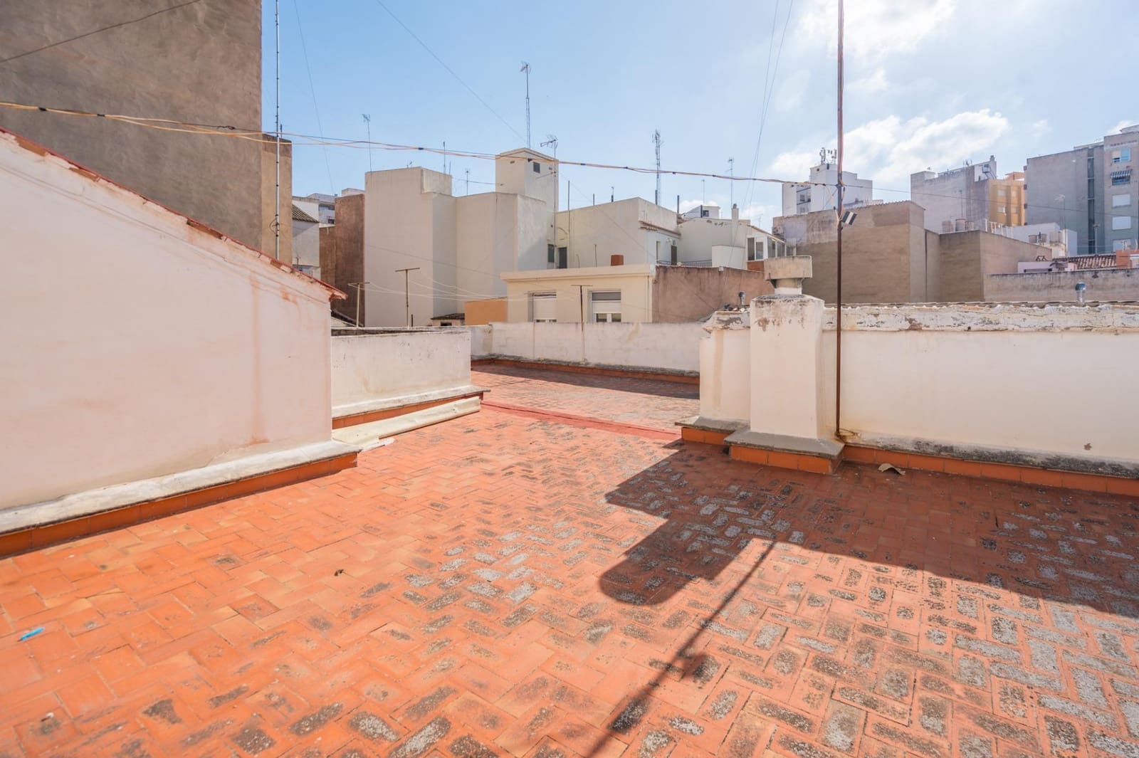 6 bedroom Terraced Villa for sale in Sagunto / Sagunt with garage - € 360,000 (Ref: 9934359)