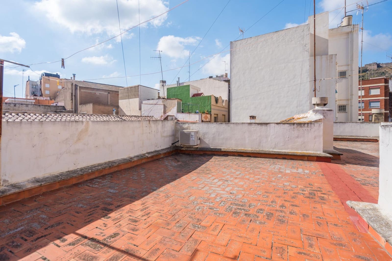 6 bedroom Terraced Villa for sale in Sagunto / Sagunt with garage - € 360,000 (Ref: 9934359)