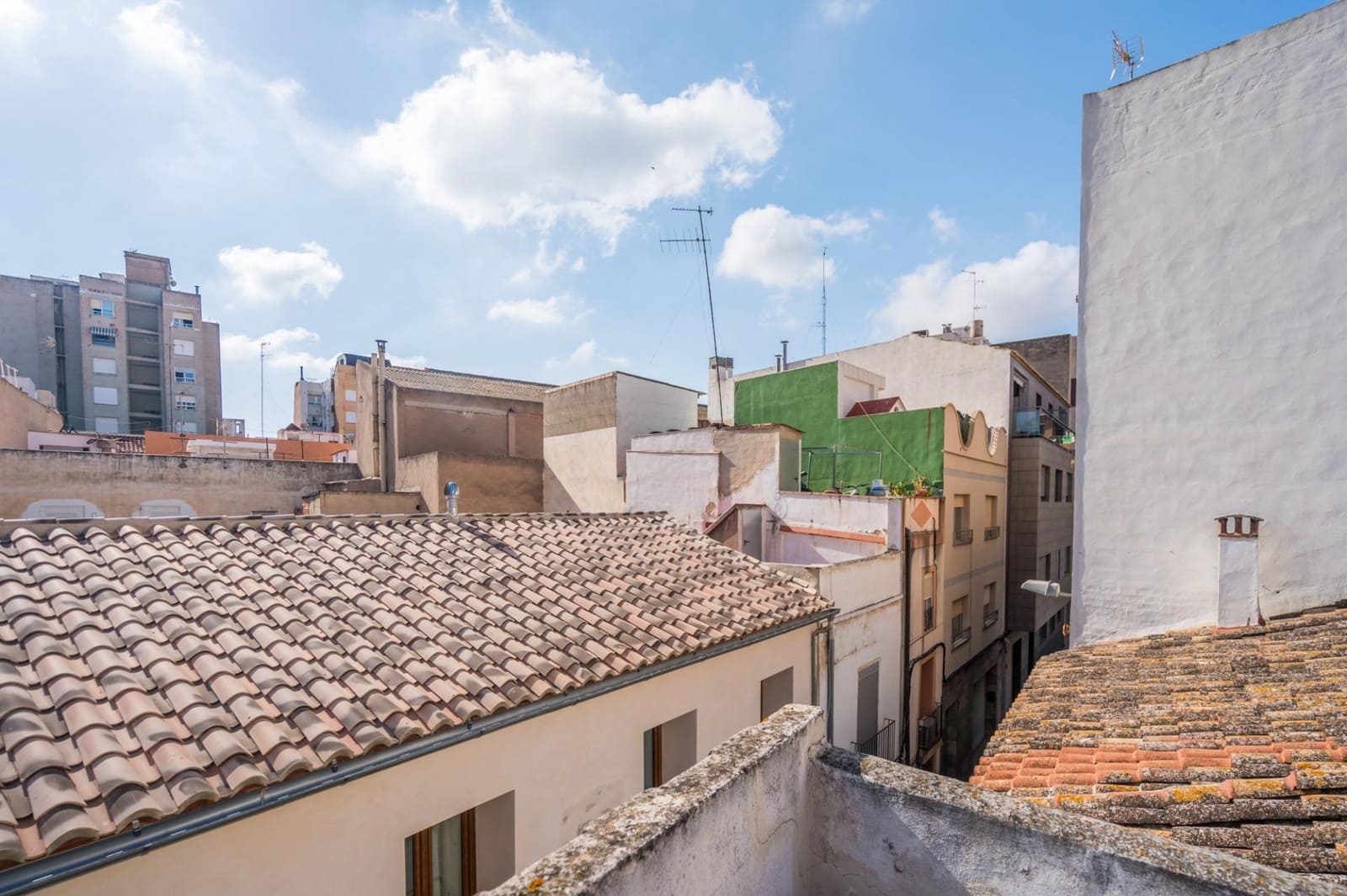 6 bedroom Terraced Villa for sale in Sagunto / Sagunt with garage - € 360,000 (Ref: 9934359)