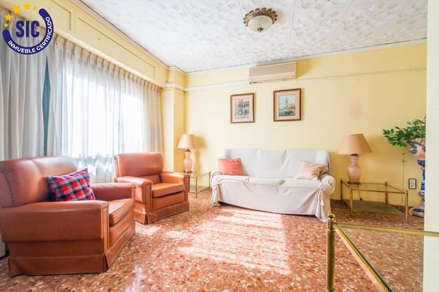 6 sovrum Radhus till salu i Sagunto / Sagunt med garage - 360 000 € (Ref: 9934359)