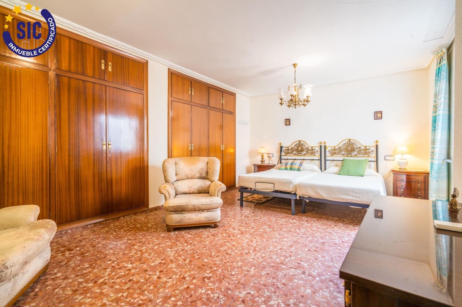 6 soverom Rekkehus til salgs i Sagunto / Sagunt med garasje - € 360 000 (Ref: 9934359)
