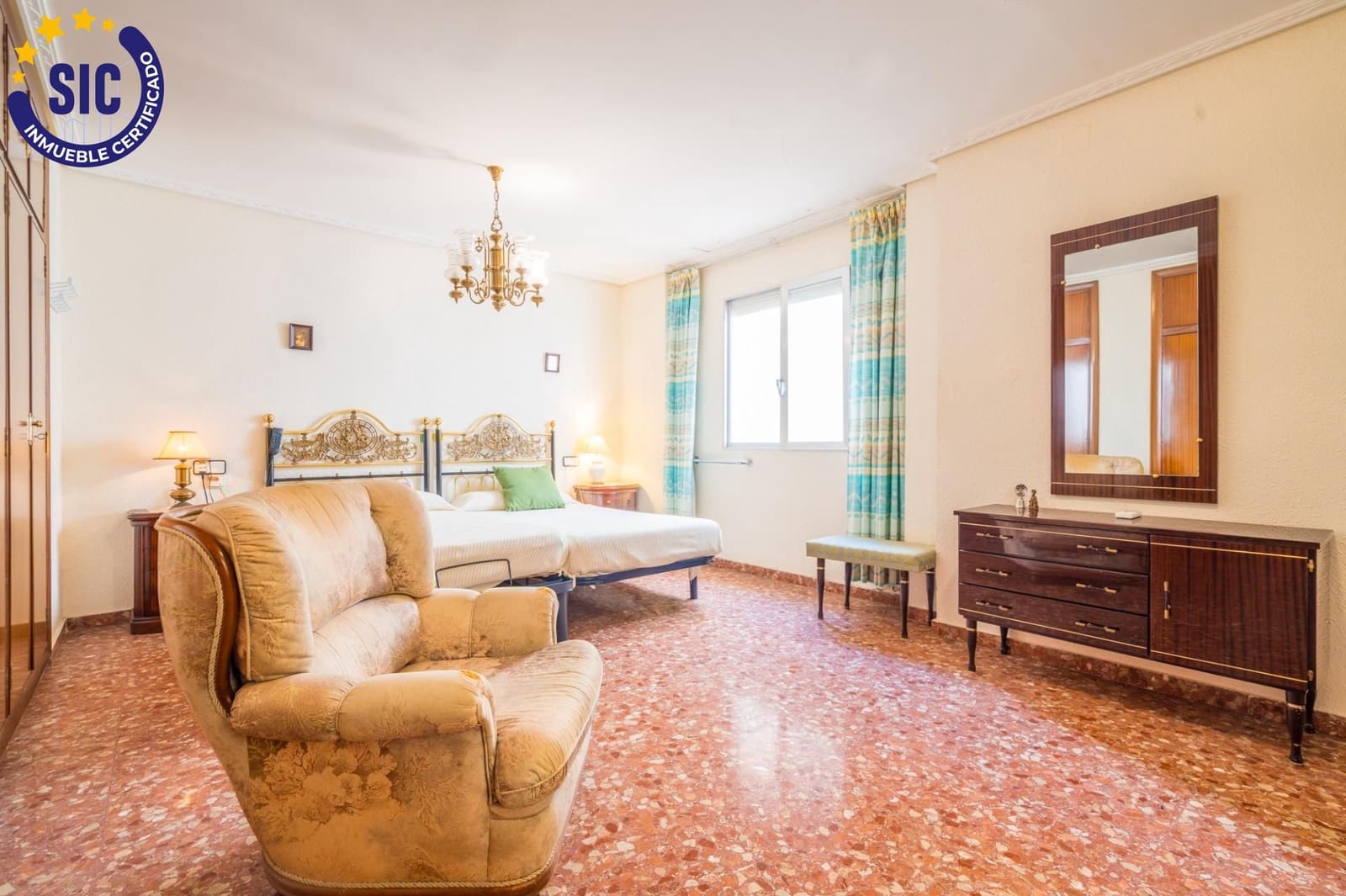 6 soverom Rekkehus til salgs i Sagunto / Sagunt med garasje - € 360 000 (Ref: 9934359)