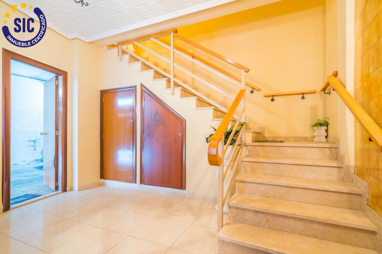 6 soverom Rekkehus til salgs i Sagunto / Sagunt med garasje - € 360 000 (Ref: 9934359)