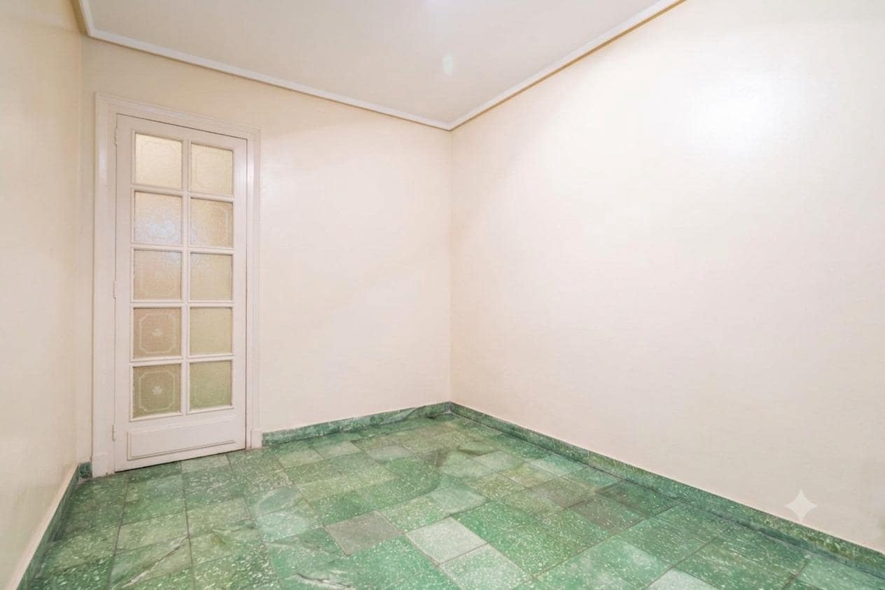 6 bedroom Flat for sale in Valencia city - € 710,000 (Ref: 9934360)