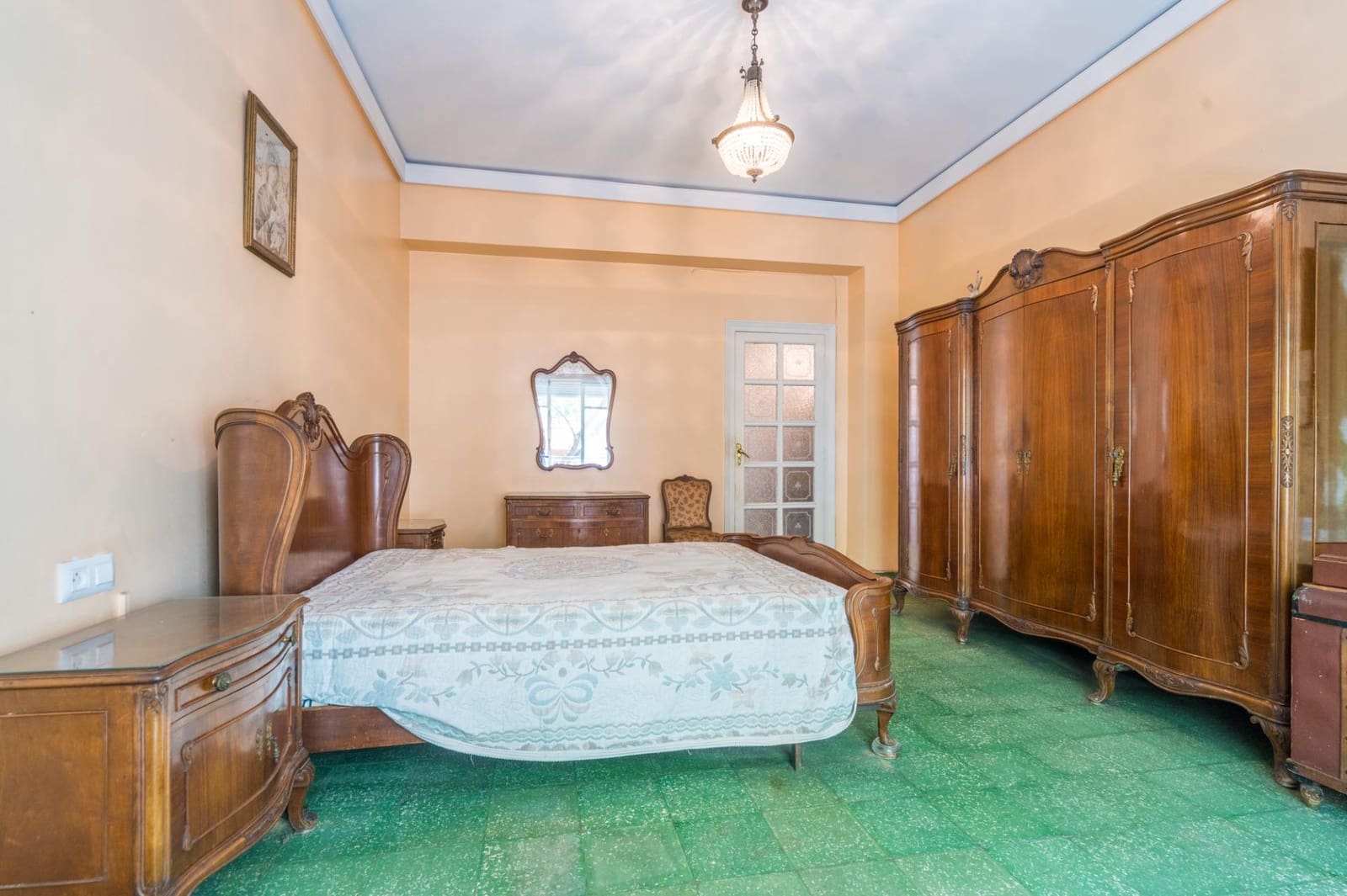 6 bedroom Flat for sale in Valencia city - € 710,000 (Ref: 9934360)