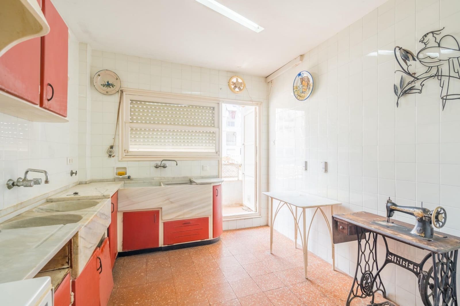 6 bedroom Flat for sale in Valencia city - € 710,000 (Ref: 9934360)