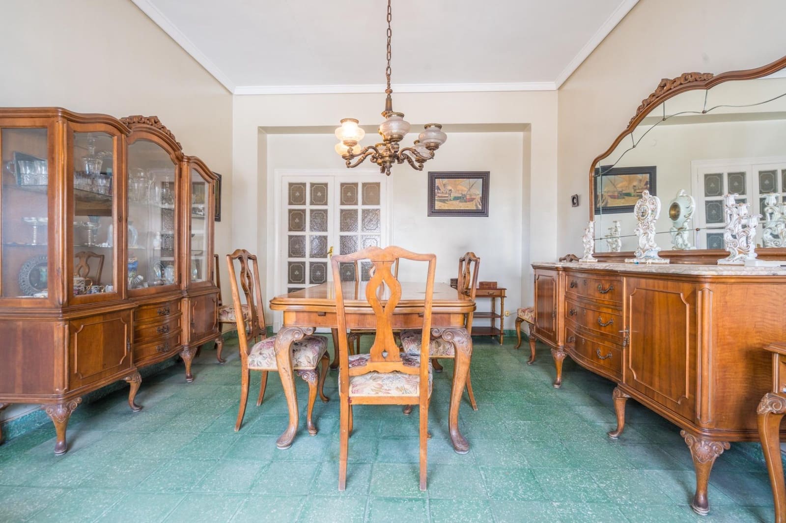6 bedroom Flat for sale in Valencia city - € 710,000 (Ref: 9934360)