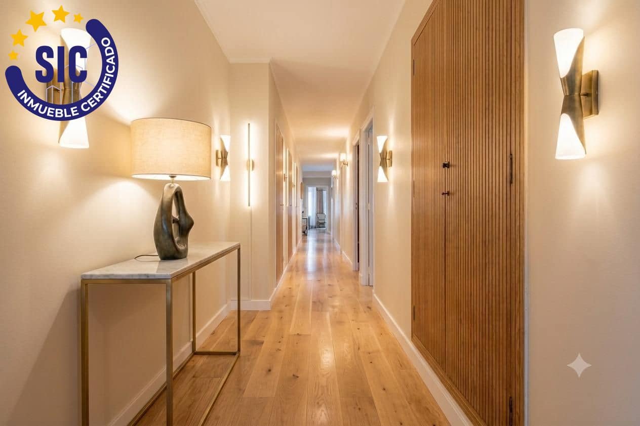 6 bedroom Flat for sale in Valencia city - € 710,000 (Ref: 9934360)