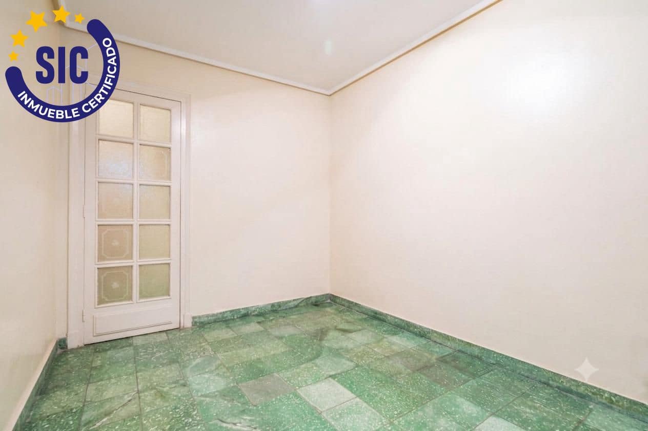 6 bedroom Flat for sale in Valencia city - € 710,000 (Ref: 9934360)