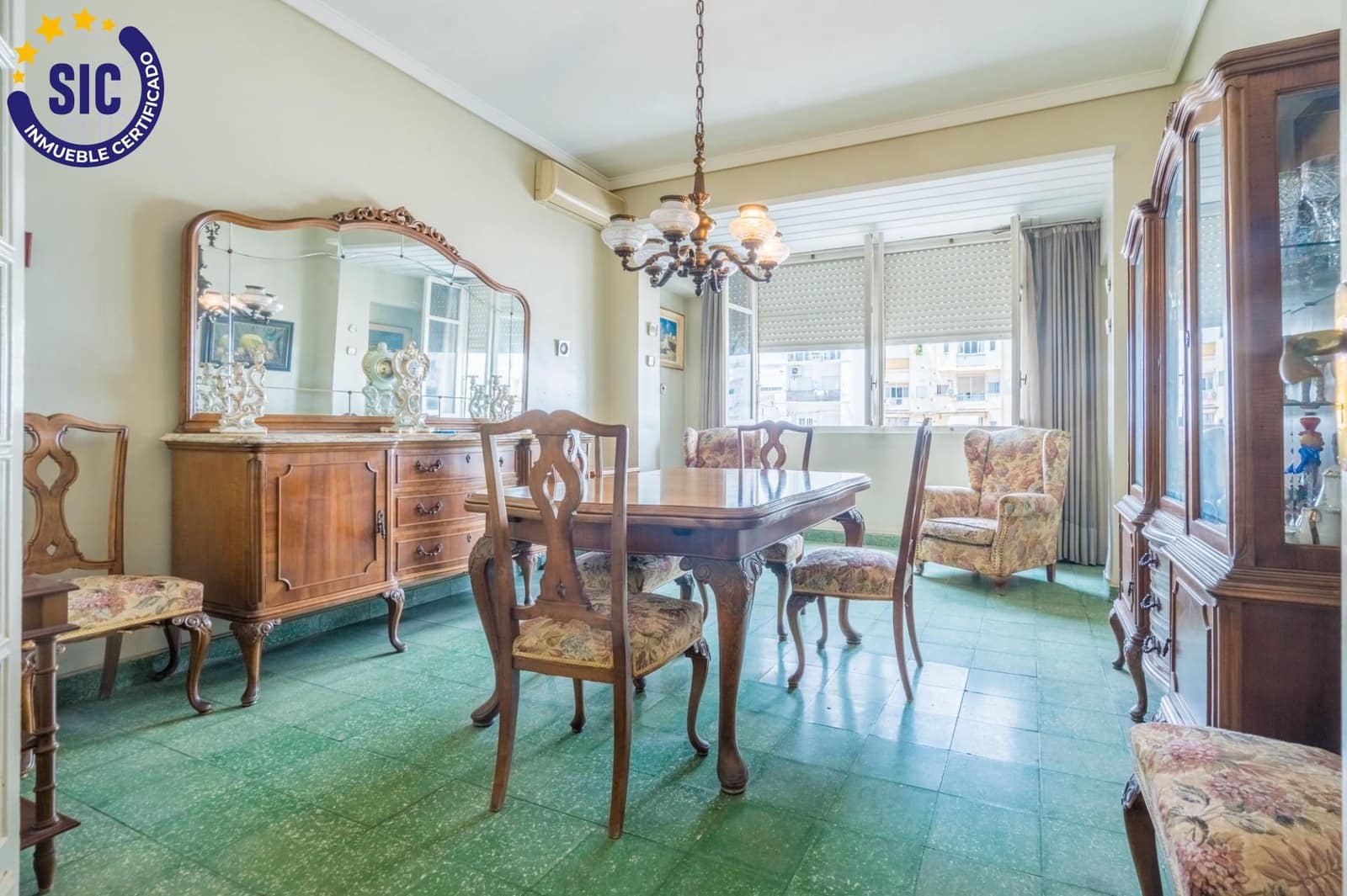 6 bedroom Flat for sale in Valencia city - € 710,000 (Ref: 9934360)