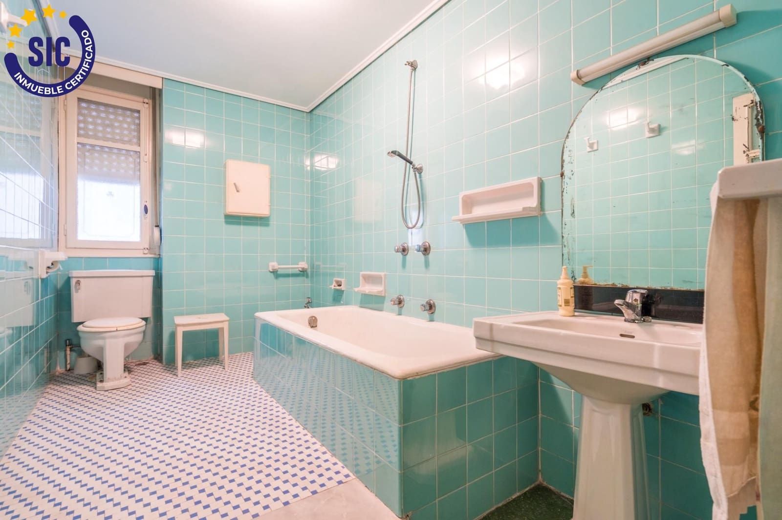 6 bedroom Flat for sale in Valencia city - € 710,000 (Ref: 9934360)
