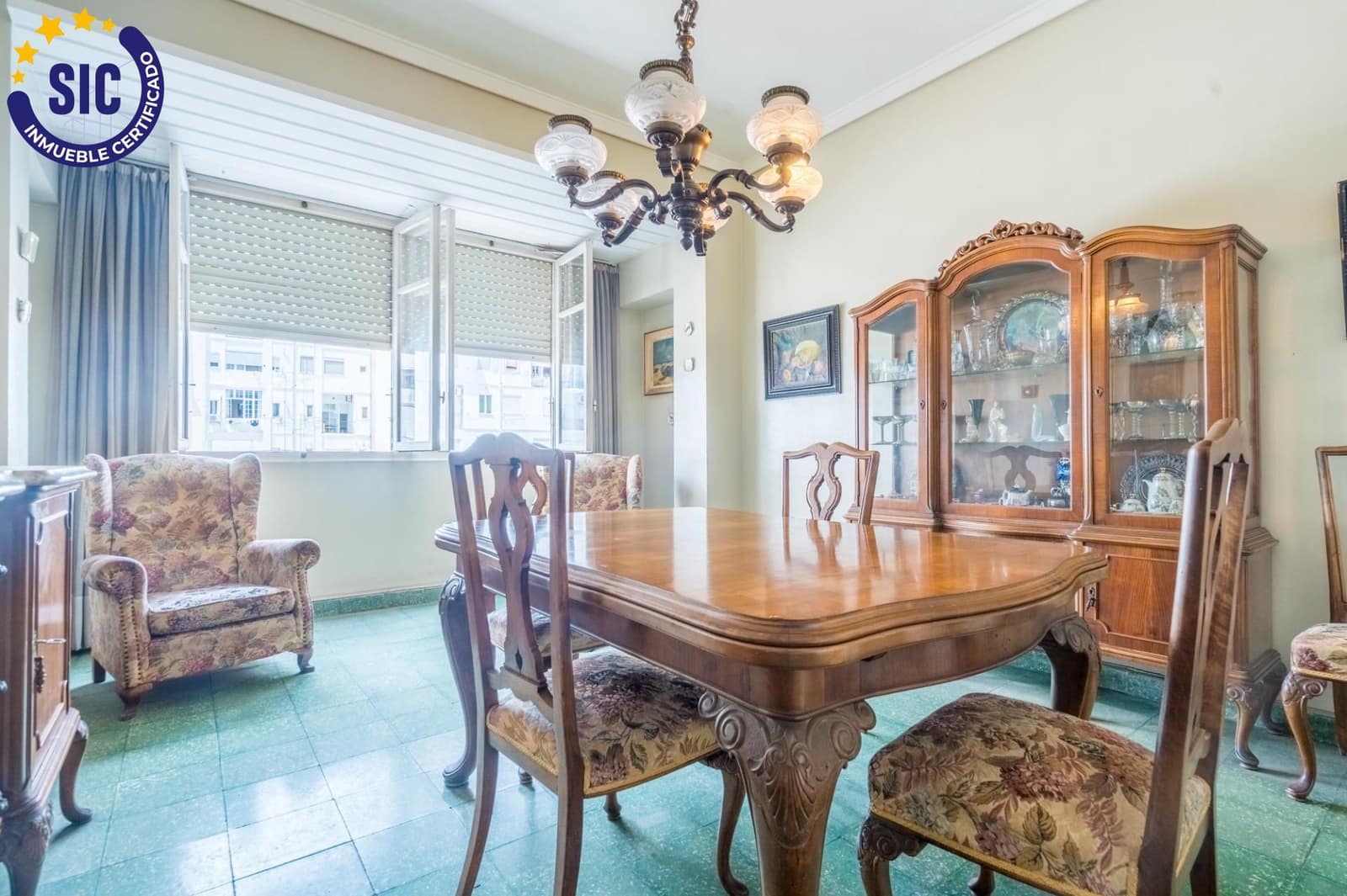 6 bedroom Flat for sale in Valencia city - € 710,000 (Ref: 9934360)