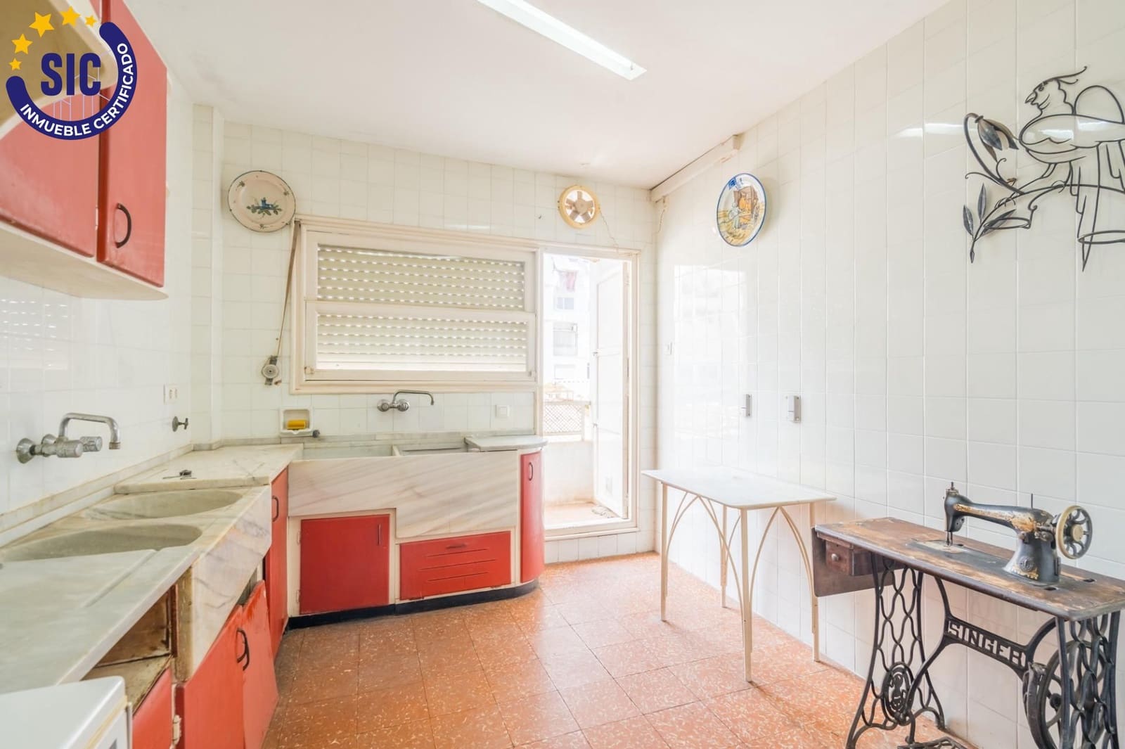 6 bedroom Flat for sale in Valencia city - € 710,000 (Ref: 9934360)