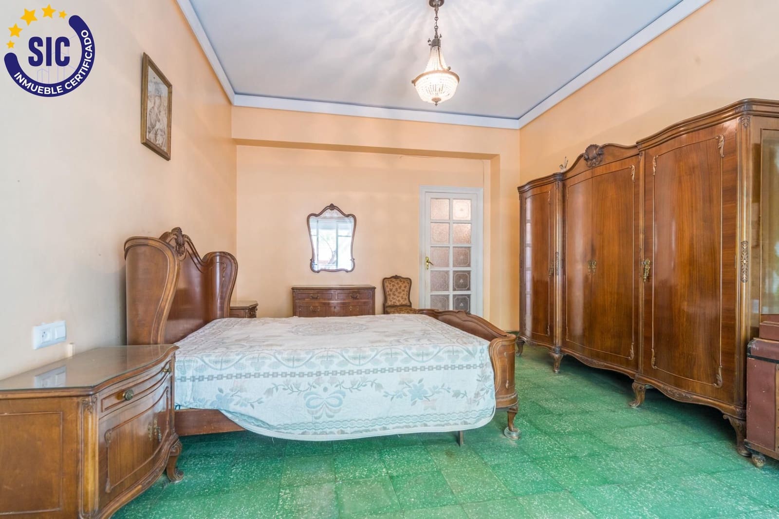 6 bedroom Flat for sale in Valencia city - € 710,000 (Ref: 9934360)