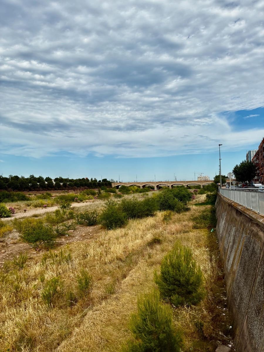 Commercial for sale in Sagunto / Sagunt - € 199,900 (Ref: 9942663)