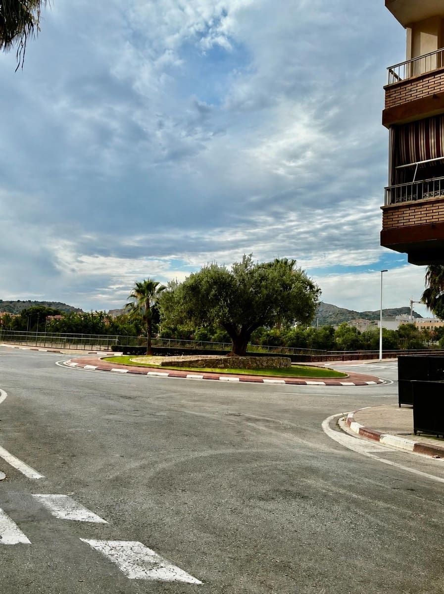 Commercial for sale in Sagunto / Sagunt - € 199,900 (Ref: 9942663)