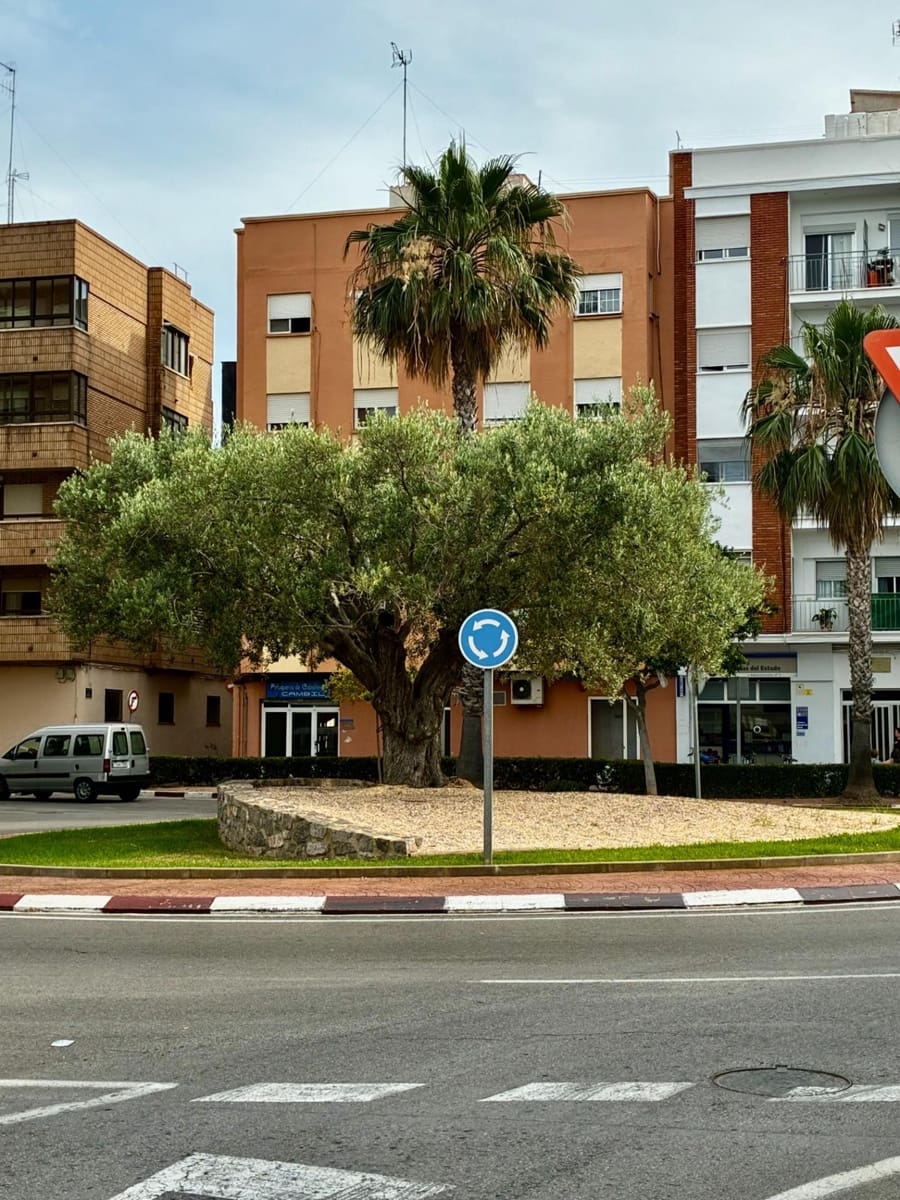 Commercial for sale in Sagunto / Sagunt - € 199,900 (Ref: 9942663)
